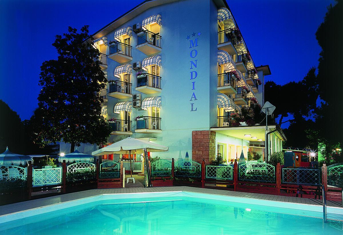 Hotel Mondial Cervia Exterior foto