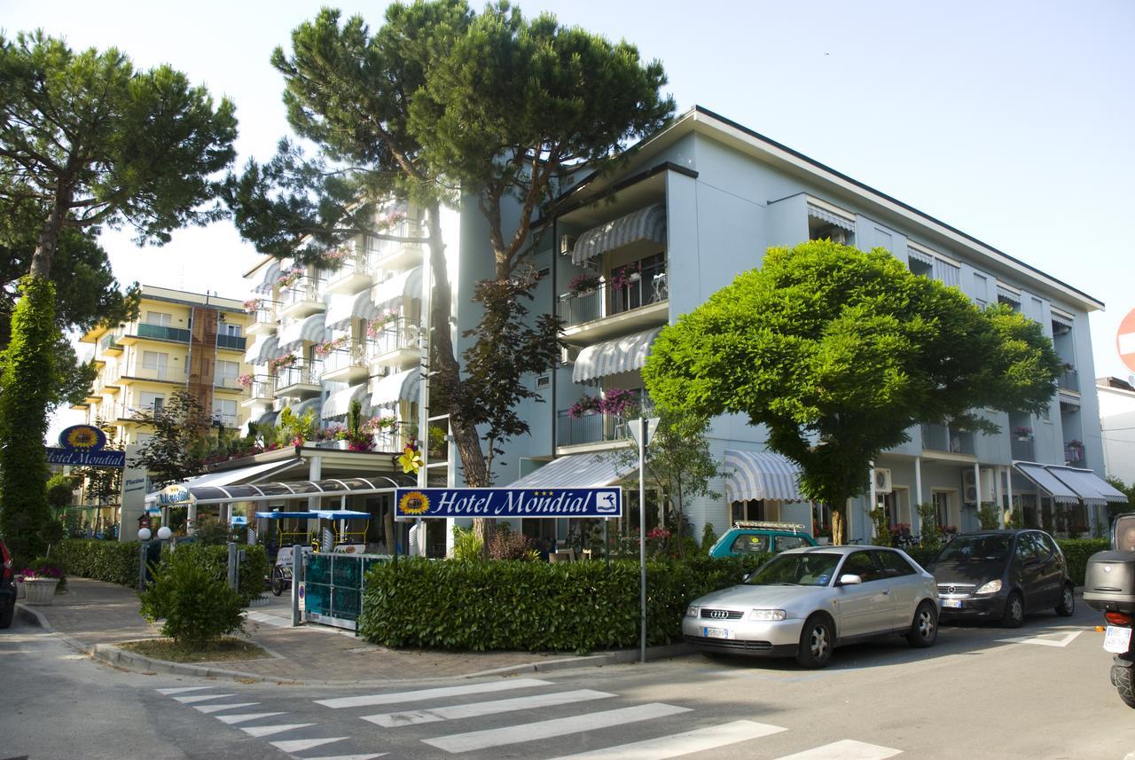 Hotel Mondial Cervia Exterior foto